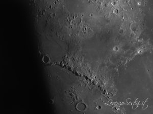 Luna con camera qhy5 e telescopio mak127 star adventure